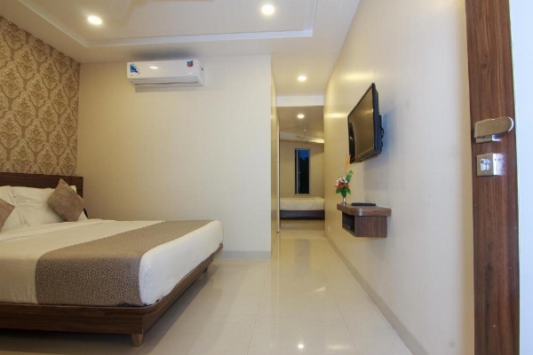 Strand Resort image 12