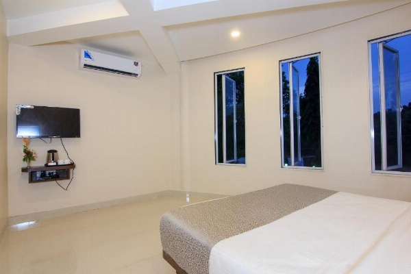 Strand Resort image 14