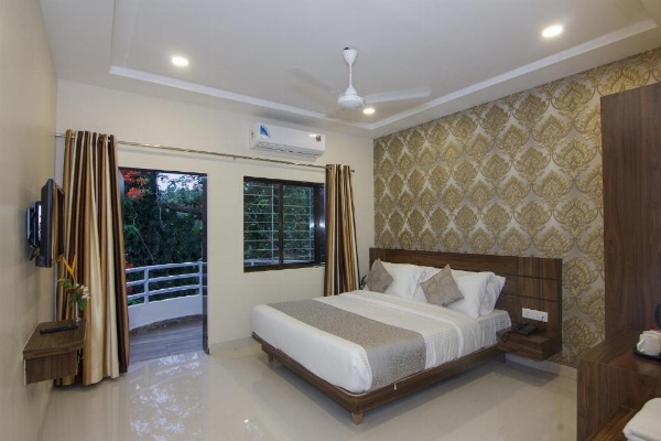 Strand Resort image 18