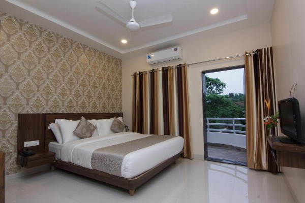 Strand Resort image 19