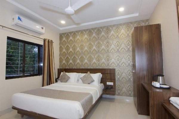 Strand Resort image 9